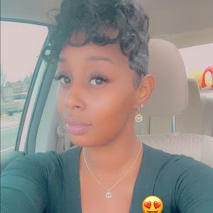 Meet your Posher, Sade